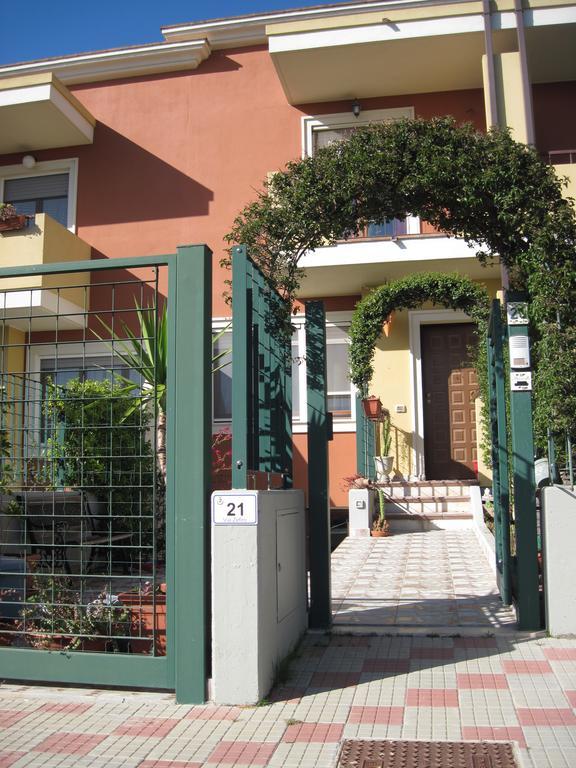 Sweet Sardinia Apartment R2968 Elmas Room photo