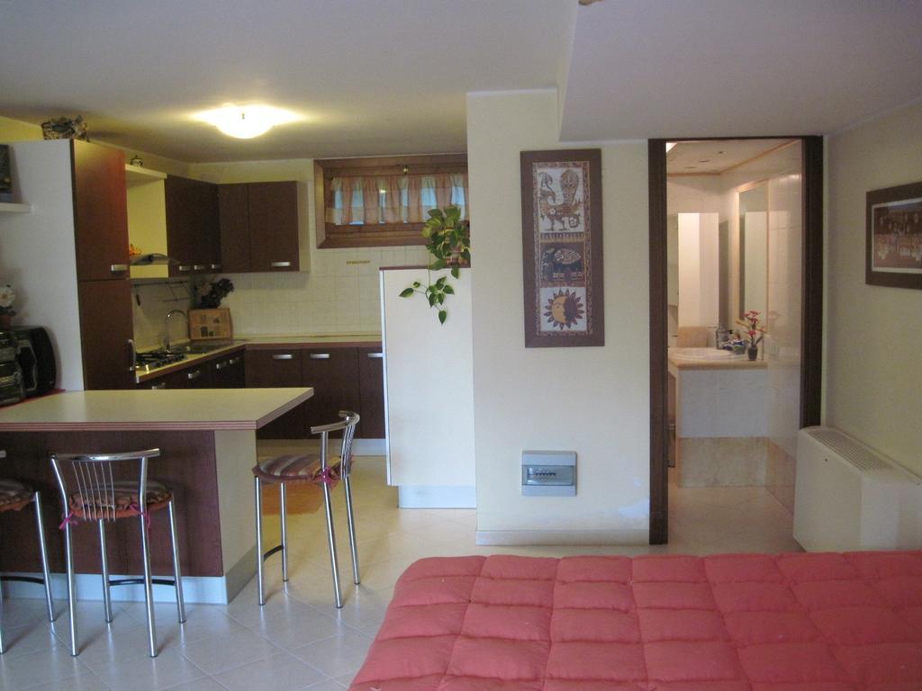 Sweet Sardinia Apartment R2968 Elmas Room photo